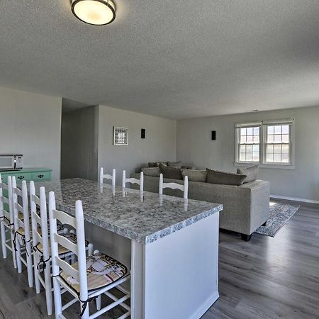 Oak Island Beach Abode With Deck Walk To Shore! מראה חיצוני תמונה