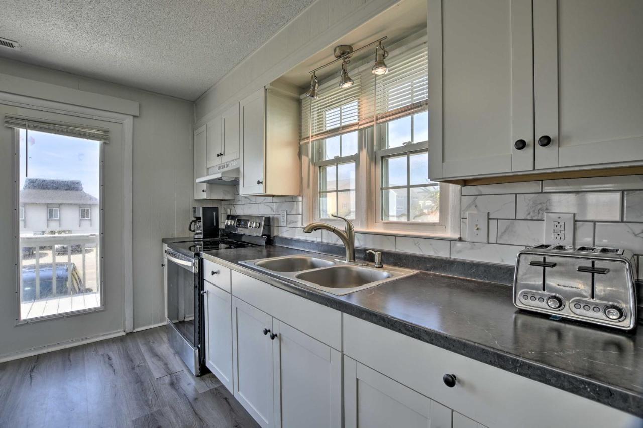 Oak Island Beach Abode With Deck Walk To Shore! מראה חיצוני תמונה