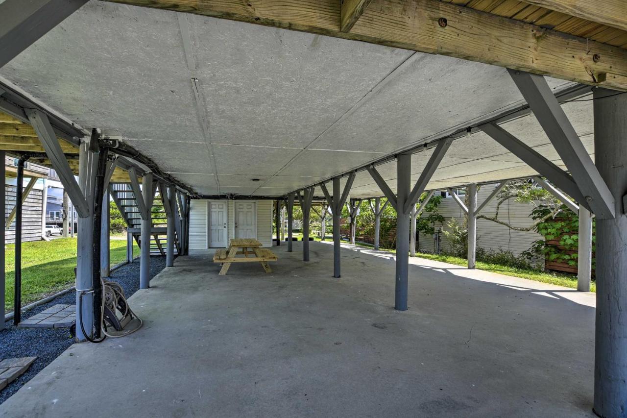 Oak Island Beach Abode With Deck Walk To Shore! מראה חיצוני תמונה