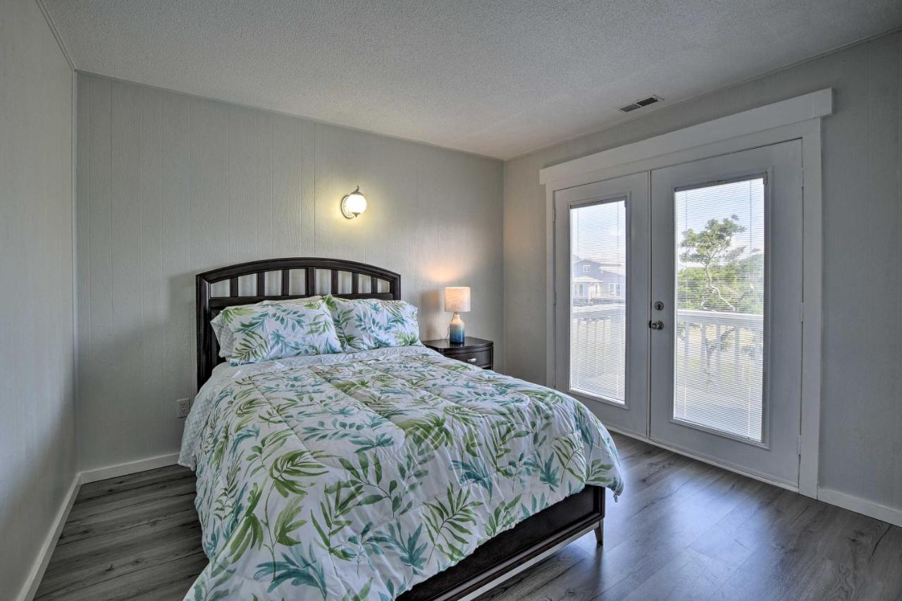Oak Island Beach Abode With Deck Walk To Shore! מראה חיצוני תמונה