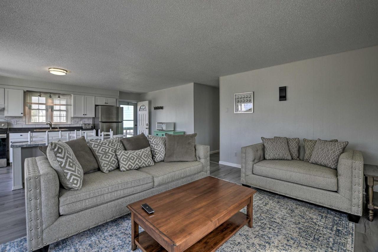 Oak Island Beach Abode With Deck Walk To Shore! מראה חיצוני תמונה